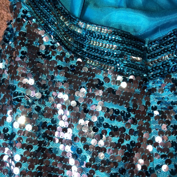 Sequin Prom Dress💙✨ - Picture 6 of 8